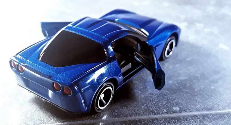 Illustration for article titled A blue Corvette